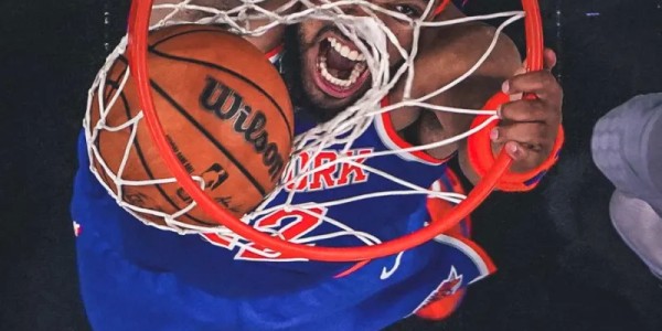 半场砍下17分！NBA官方分享唐斯无视防守双手暴扣的霸气瞬间